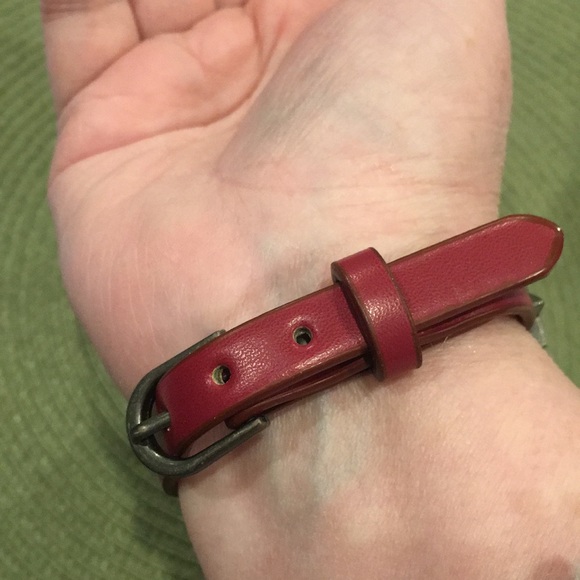 Red Leather & Silver Stars Bracelet - Picture 9 of 11